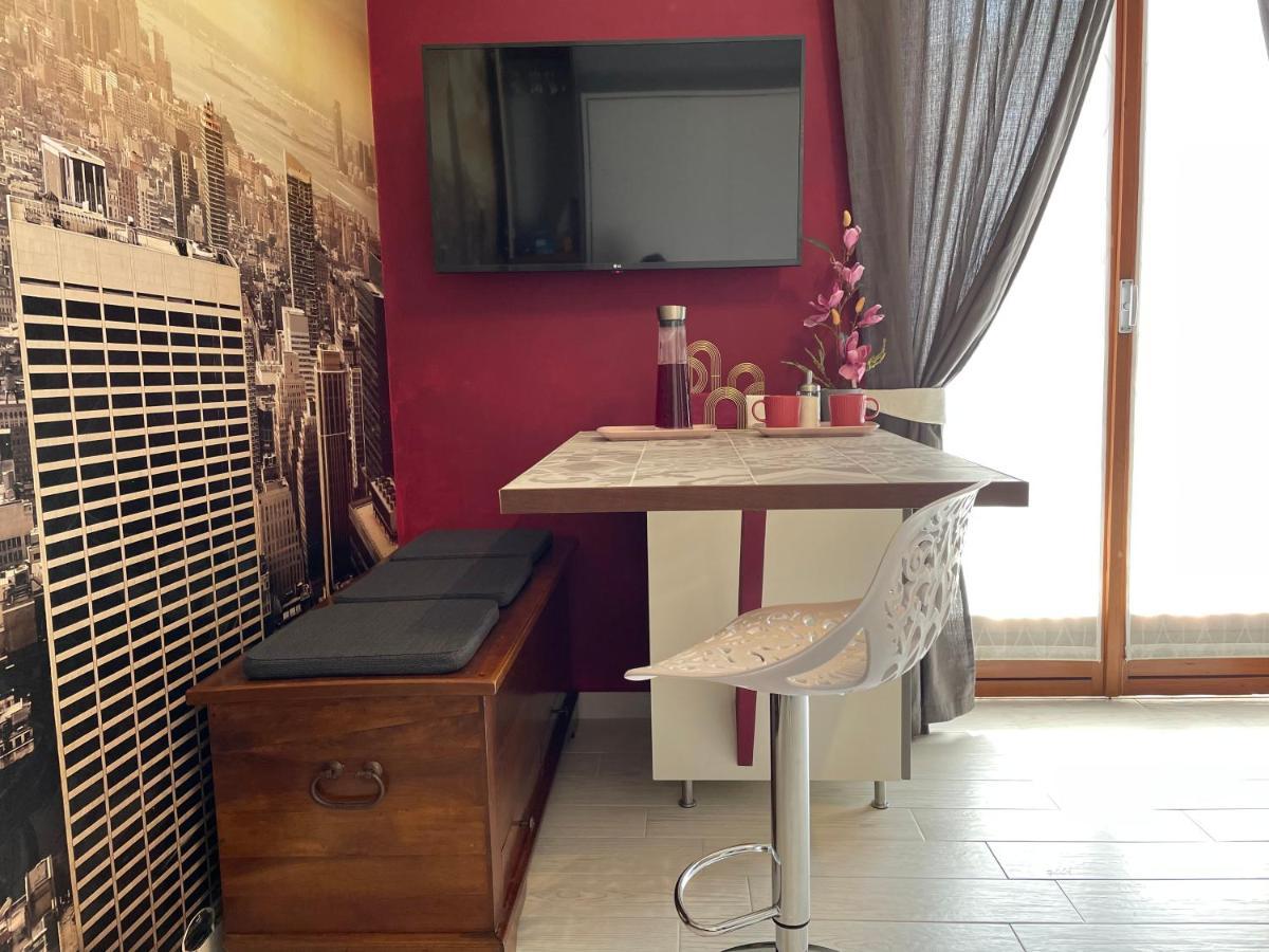 Studio Flat Policlinico G B Rossi Borgo Roma فيرونا المظهر الخارجي الصورة